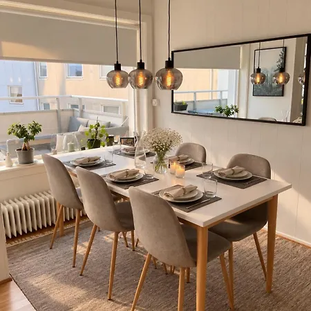 Apartment Large Family Near Oslo - 3 Bedrooms, Free Parking, Balcony Lillestrøm