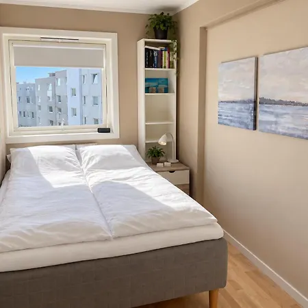 Large Family Near Oslo - 3 Bedrooms, Free Parking, Balcony *