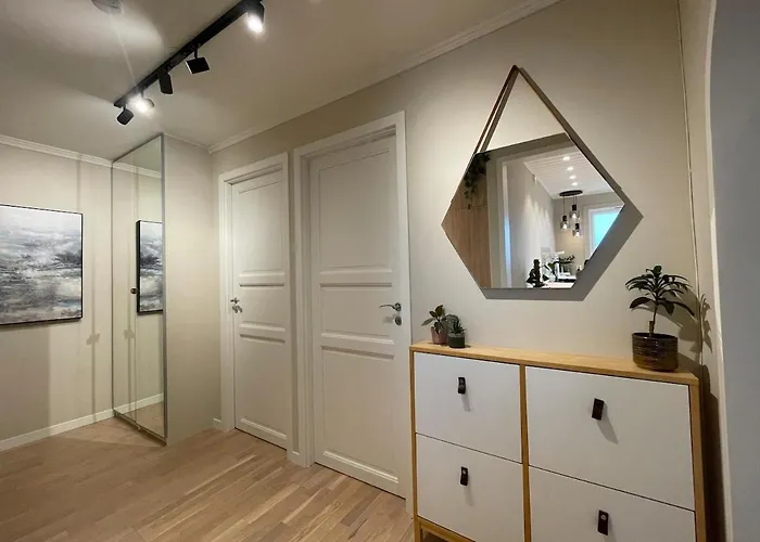 Large Family Near Oslo - 3 Bedrooms, Free Parking, Balcony 릴레스트룀