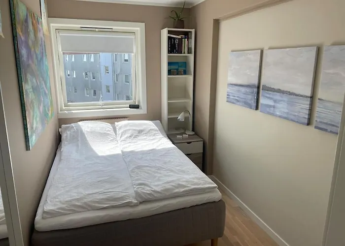 Large Family Near Oslo - 3 Bedrooms, Free Parking, Balcony *