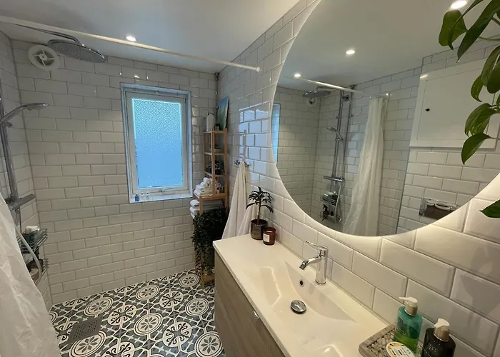 Large Family Near Oslo - 3 Bedrooms, Free Parking, Balcony 아파트